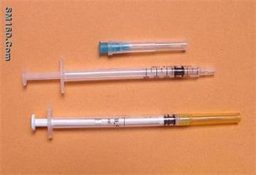 Auto-disable syringe 