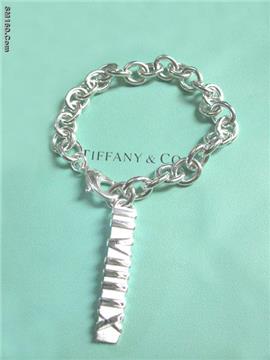 sell:shoes, t-shirts,jeans,hoodies,hats,clothes,sunglasses,silver,etc