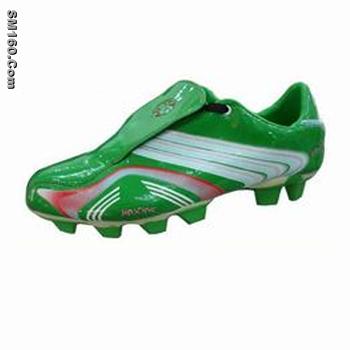 Soccer shoes