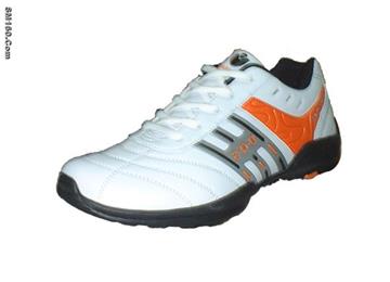 Sporting shoes