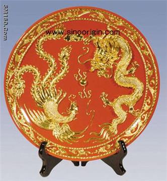 Lacquer thread sculpture