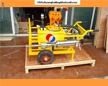 Rock splitting machine