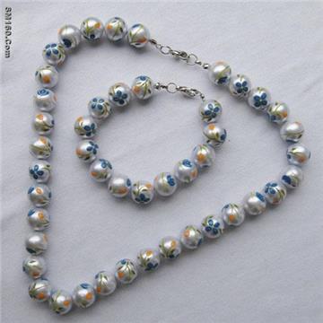 flower shell  bead necklace