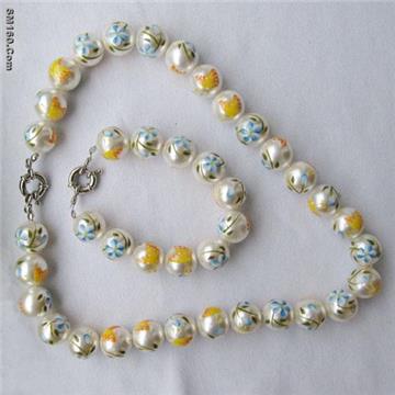 shell pearl  necklaces