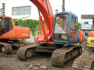 USED HITACHI EX200-2 CRAWLER EXCAVATOR