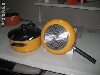 non-stick  milk  pan