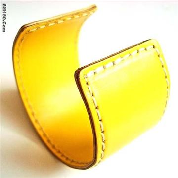 Fashion leather bracelet SLL1308