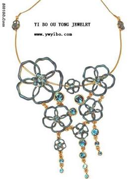 Supply Large Quantity Of  Necklaces