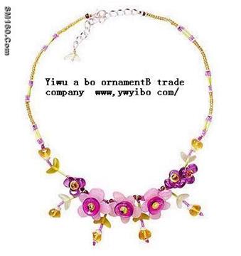 Beautiful fashion necklace