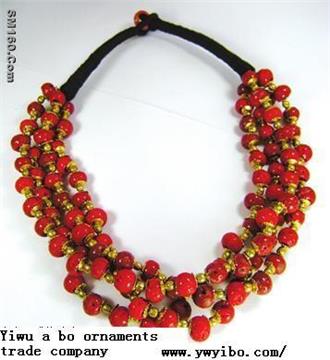 Unique colour collocation necklace