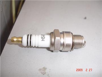 SELL AUTO SPARK PLUG HS-B8
