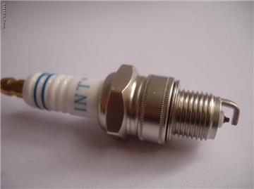 SELL AUTO SPARK PLUG HS-BP7