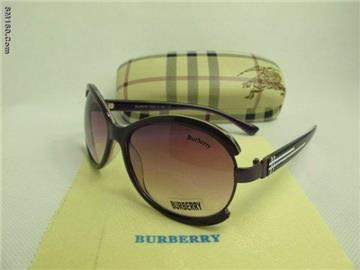 New Burberry Sunglasses with boxed phc0121006