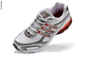 Influx  of    people  must   Man's   Sports   alife   Chao  shoes