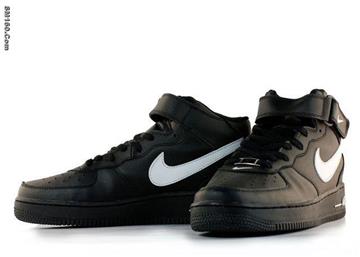 Influx    of    people    must   Man's   Sports   alife   Chao  shoes