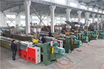 wood plastic extrusion line